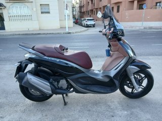 Piaggio Beverly 250