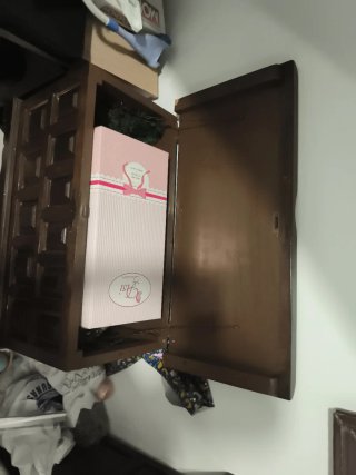 Arca mueble de madera antiguo