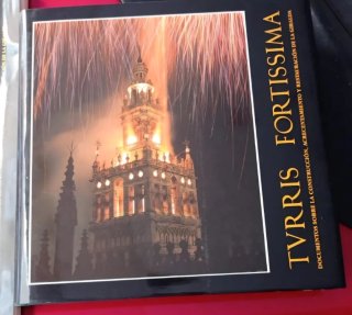 Libro de la Giralda Sevilla