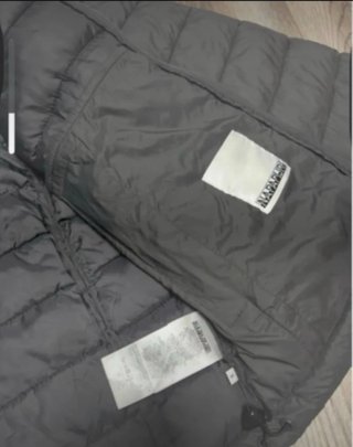 Chaqueta Napapijri acolchada gris Talla S