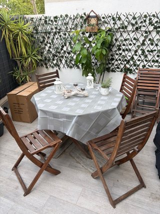 Conjunto de Mesa y 4 Sillas de Jardín
