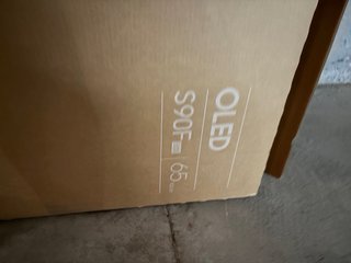 Caja TV Samsung 65” OLED S90F