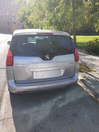 Peugeot 5008 2012