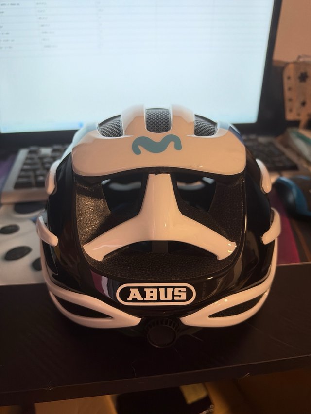 Casco Abus Airbreaker Movistar Team Nuevo