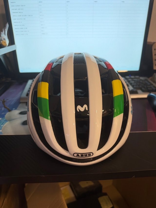 Casco Abus Airbreaker Movistar Team Nuevo
