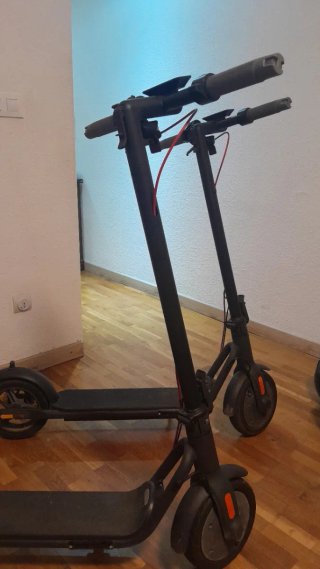 2 Patinetes Eléctricos Navee V40 iPro