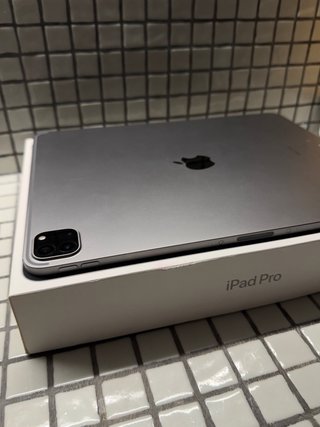 iPad Pro 13 2022 128GB 6ª Gen+ case with keyboard