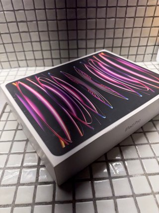 iPad Pro 13 2022 128GB 6ª Gen+ case with keyboard