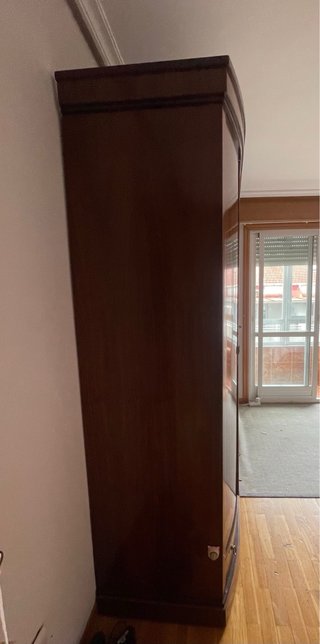 Armadio in legno a 6 ante