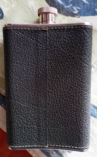 Licorera de Bolsillo con Grabado