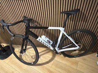 Bicicleta Gravel Canyon Grail CF 8 1by