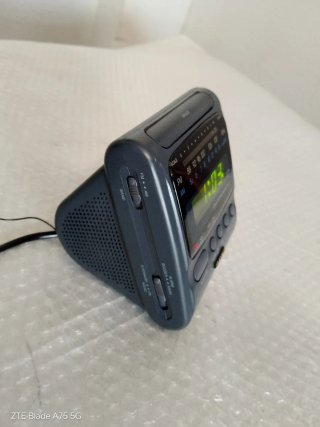Radio Despertador AIWA. FR-A2Z. Años 90.