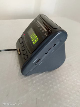 Radio Despertador AIWA. FR-A2Z. Años 90.