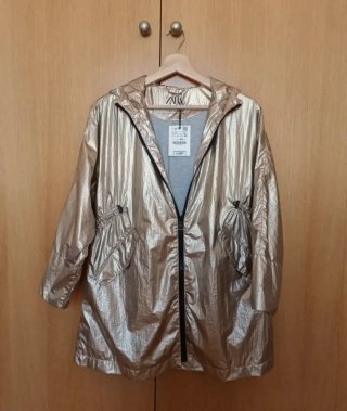 Zara Chubasquero/parka