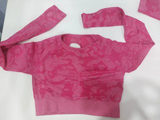Set sportivo rosa con stampa