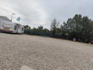 Alquiler finca para caravanas y autocaravanas