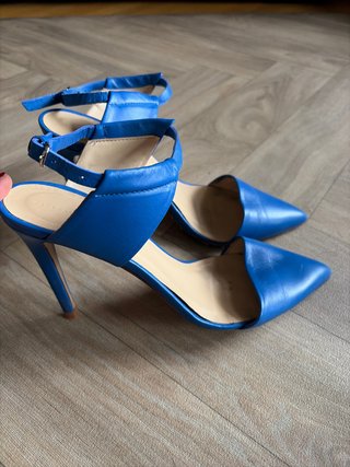Zapatos de tacón azules