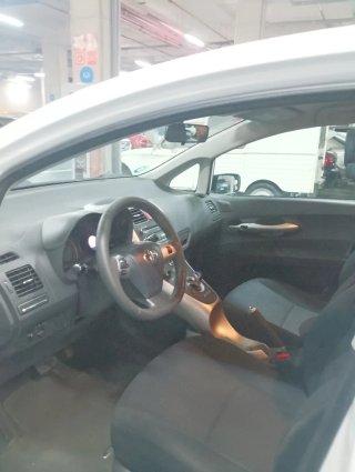 Toyota Auris 2011