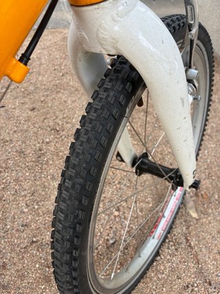 Bicicleta Woom 4 amarilla