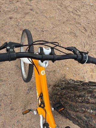 Bicicleta Woom 4 amarilla