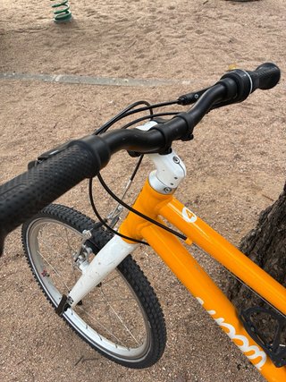 Bicicleta Woom 4 amarilla
