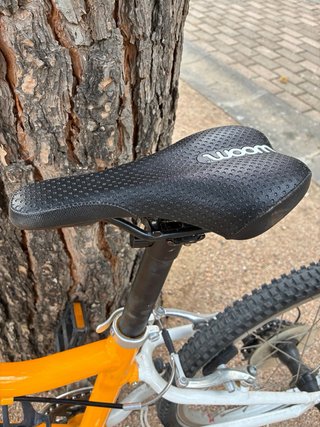 Bicicleta Woom 4 amarilla