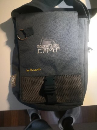 Bolso bandolera Busquets gris y marrón