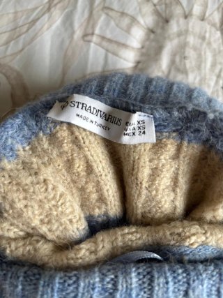 Jersey niña cuello alto rayas beige y azul T.XS