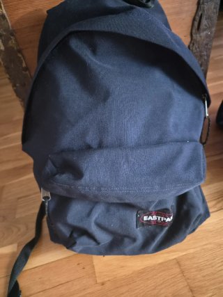 Mochila Eastpak azul marino