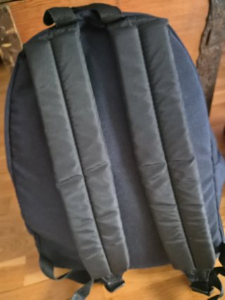 Mochila Eastpak azul marino