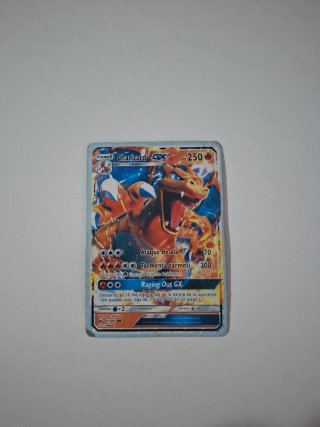 Carta Pokémon Charizard GX
