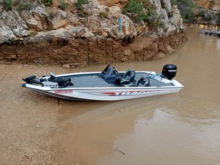Tracker 175 TXW lista para pescar Bass boats