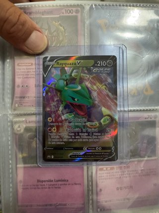 Carta Pokémon Rayquaza V Golpe Fluido