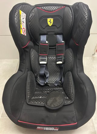 Sillita de coche Ferrari (9-36 kg) grupos 1, 2 y 3