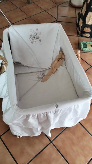 Cuna Moisés para bebé