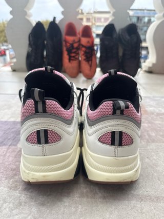Zapatillas Deportivas Blancas y Rosas Talla 42.