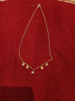 Gargantilla en  Oro de 18 kilates con Corazones.