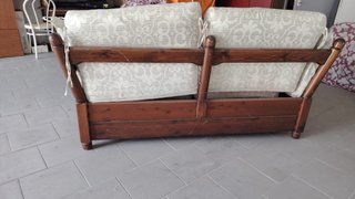 Vendo 2 divani 2 posti in legno di noce