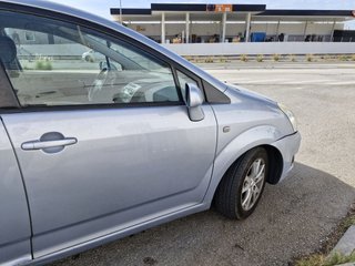 Toyota Corolla Verso 2.2D-4D Sol 7p Avería circula