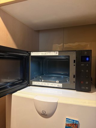 Microondas con Grill LG MH6535GIB 1000W 25L