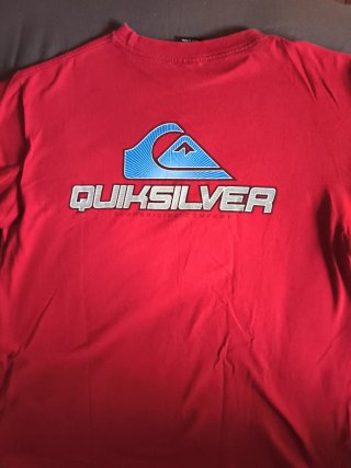 Camiseta Quiksilver Manga Larga Roja Talla L