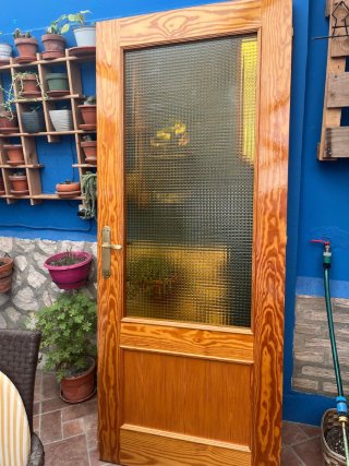 Puerta de Salón de Madera con Cristal