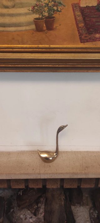 Figura cisne bronce cuello largo