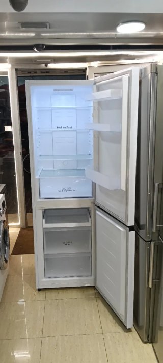 NEVERA COMBI HISENSE NO FROST ENERGÍA A+