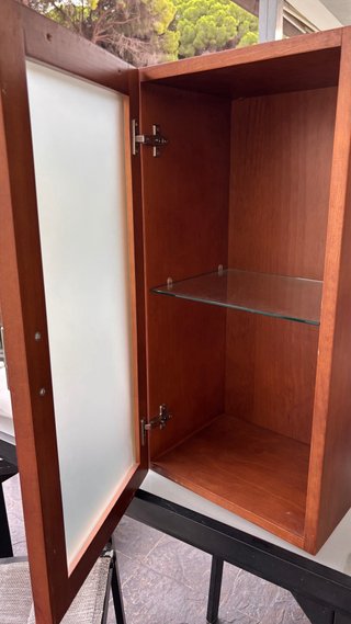 Mueble Vitrina de Madera maciza y Cristal