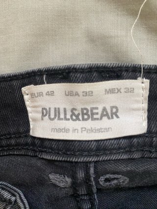 Pantalón vaquero negro Pull&Bear Talla 42