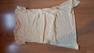 Vestido infantil às riscas com arco-íris