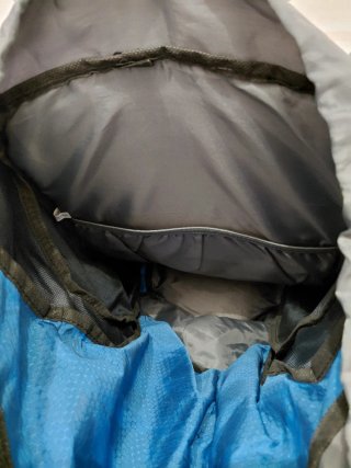 Mochila de Montaña Azul y Gris