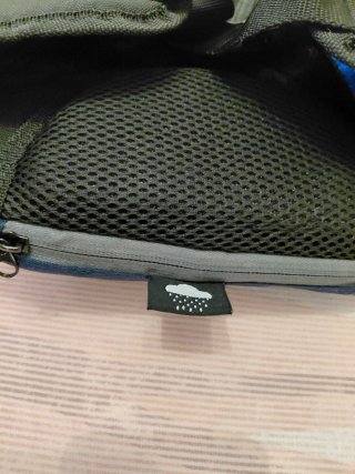 Mochila de Montaña Azul y Gris