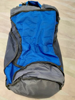 Mochila de Montaña Azul y Gris